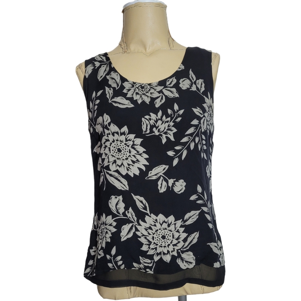 Kate Hill Lord & Taylor sleeveless blouse